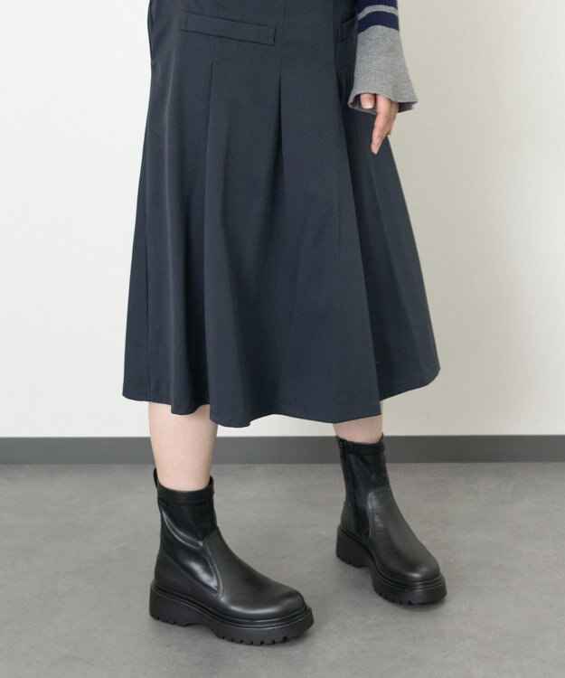 INTER-CHAUSSURES 【BUSSOLA】ストレッチショートブーツ ブラック