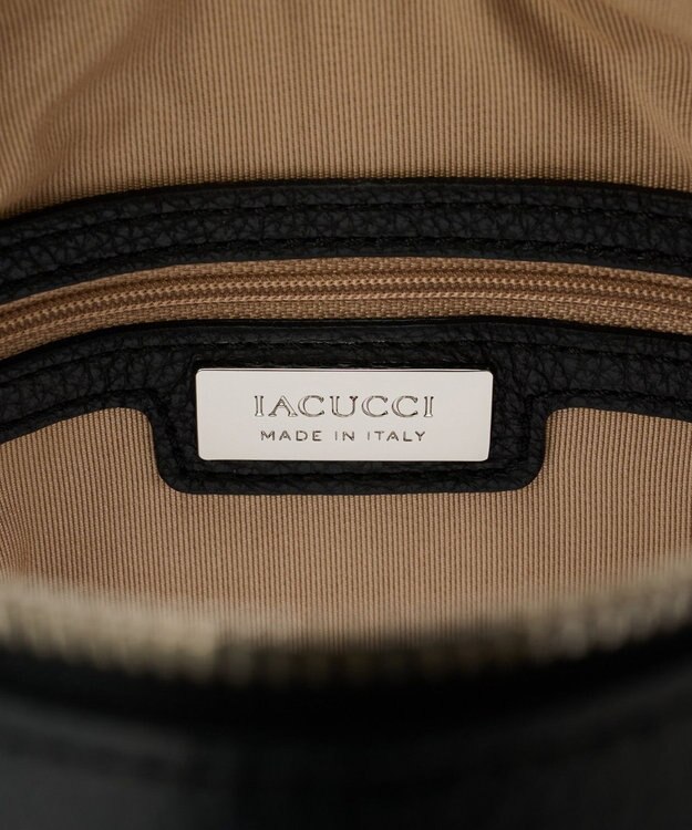 IACUCCI ＜GISELe 10月号掲載＞ベルタ S CERVO ブラック