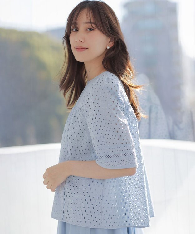 組曲 【先行予約】エンブロイダリーレース5分袖 ブラウス クラウディブルー系