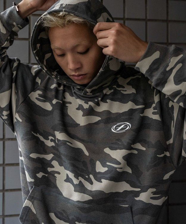 WEGO 【ユニセックス着用ITEM】パターンメタルワンポイントプルパーカー 柄1