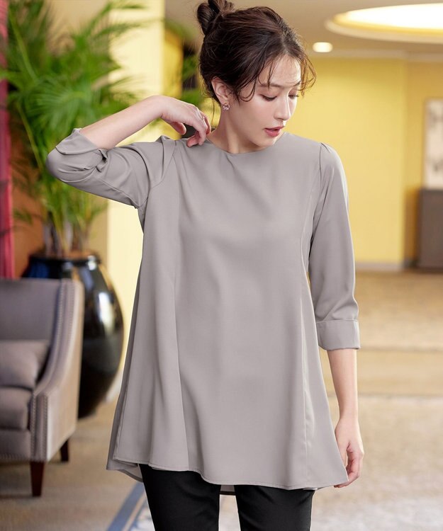 Tiaclasse L 【おのののかさん着用】半袖＆七分袖選べる袖丈バックフレアチュニック 七分袖グレージュ