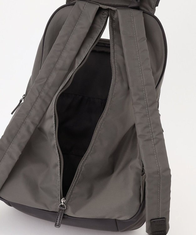 Y'SACCS 【Y’SACCS vous et】ナイロン×ポリウレタン リュック ダークグレー