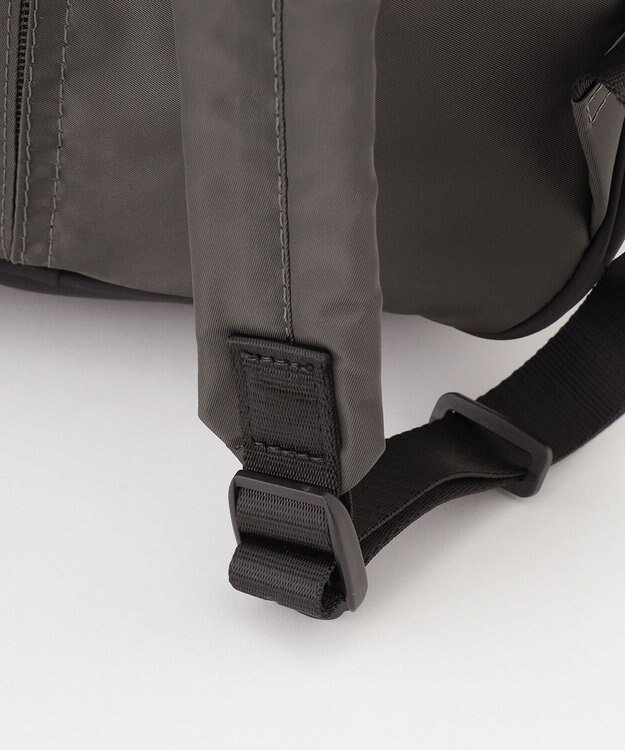 Y'SACCS 【Y’SACCS vous et】ナイロン×ポリウレタン リュック ダークグレー