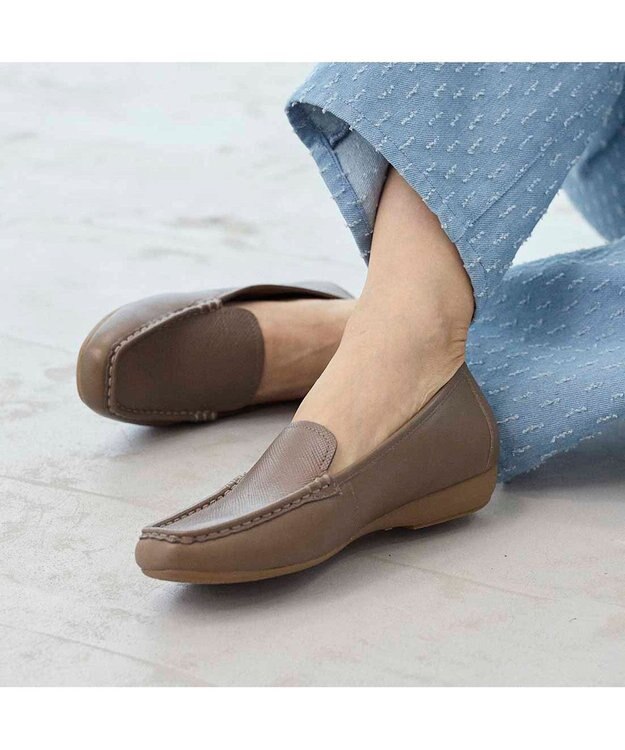 ing <ing>リラックスモカシンシューズ ダークオーク