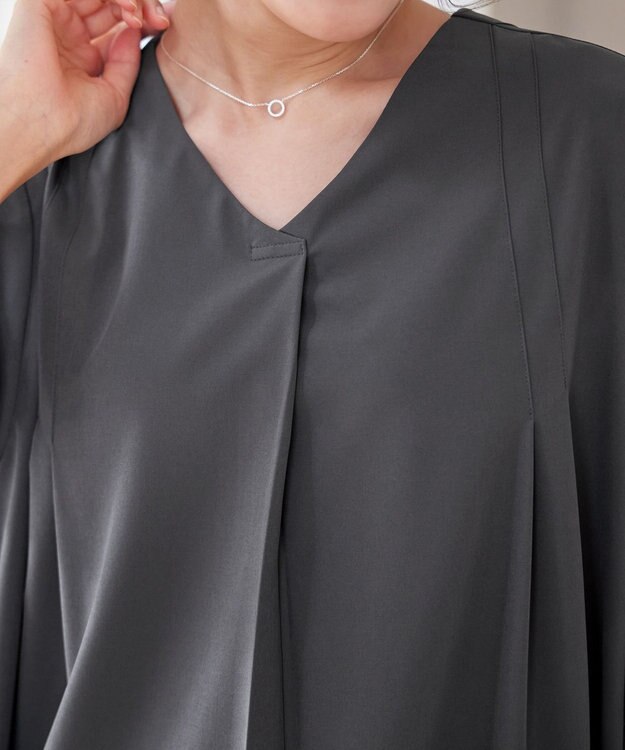 Tiaclasse L 【洗える】ストレッチタフタタックチュニックブラウス チャコールグレー