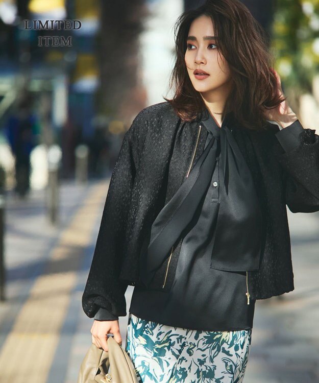 ICB 【WEB限定・洗える】 ドレープサテン ボウタイブラウス ブラック系