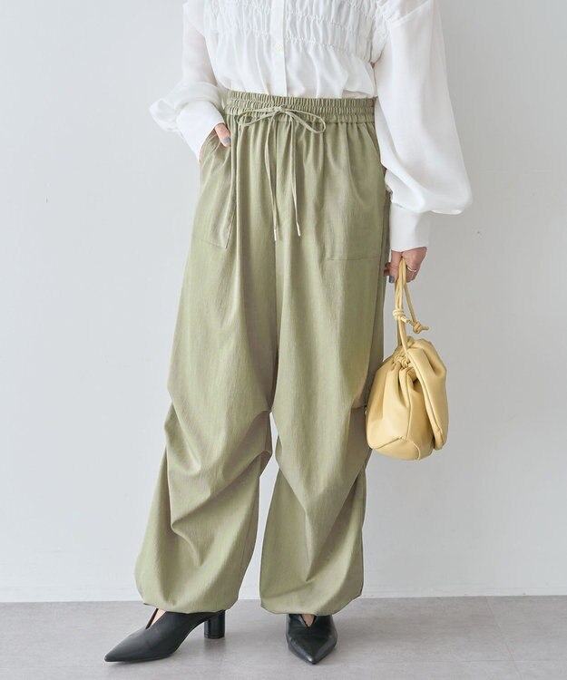 Green Parks 表面感サテンタックパンツ Khaki