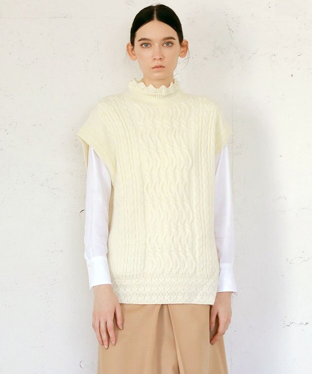 23区 【23区 lab.】アランパターン  ニットベスト アイボリー系