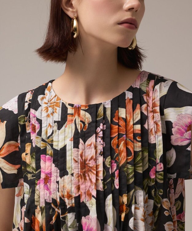 GRACE CONTINENTAL フラワープリントタックブラウス ブラック