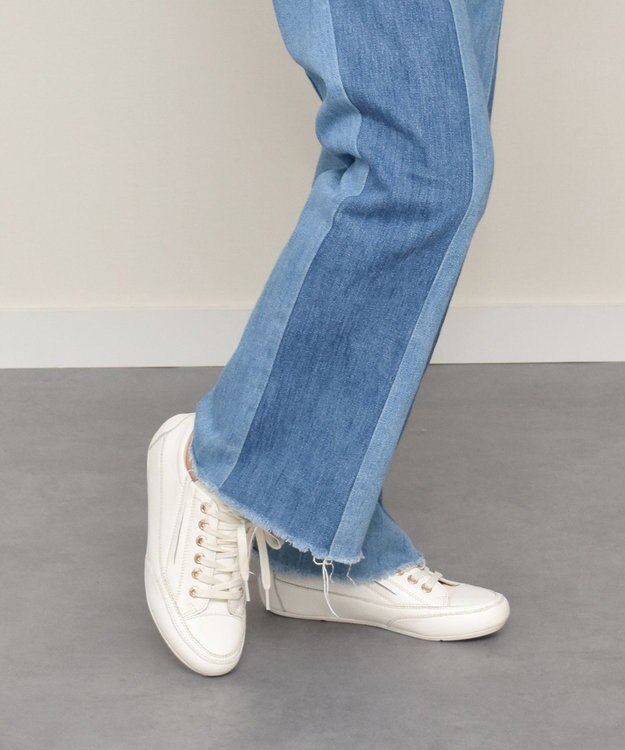 INTER-CHAUSSURES 【BUSSOLA】撥水レースアップスニーカー アイボリー