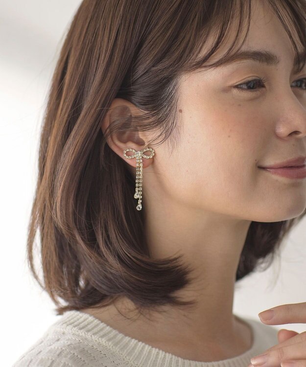 組曲 【好評につき追加販売】ダイヤレーンリボンイヤリング ゴールド系