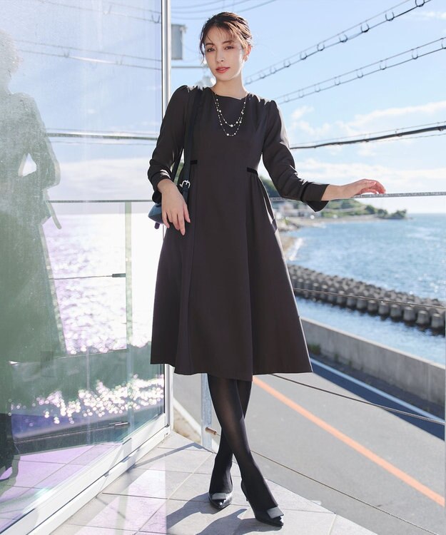 Tiaclasse 【安田美沙子さん着用・新色追加・洗える】ベロアラインフレアワンピース チャコールグレー