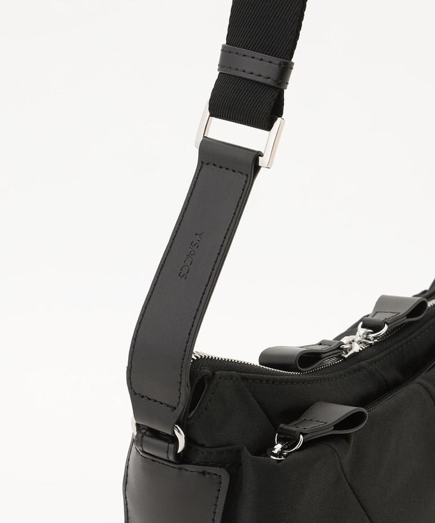 Y'SACCS ストリームラインポシェット ブラック