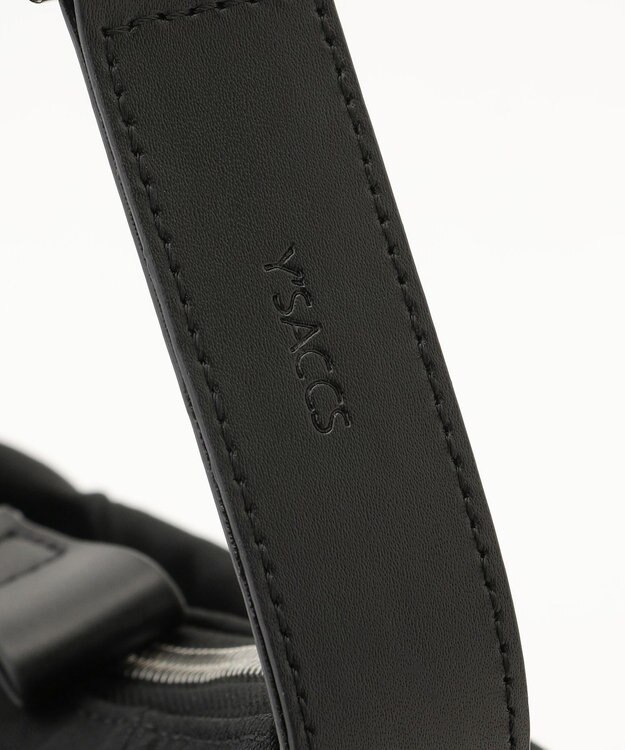 Y'SACCS ストリームラインポシェット ブラック