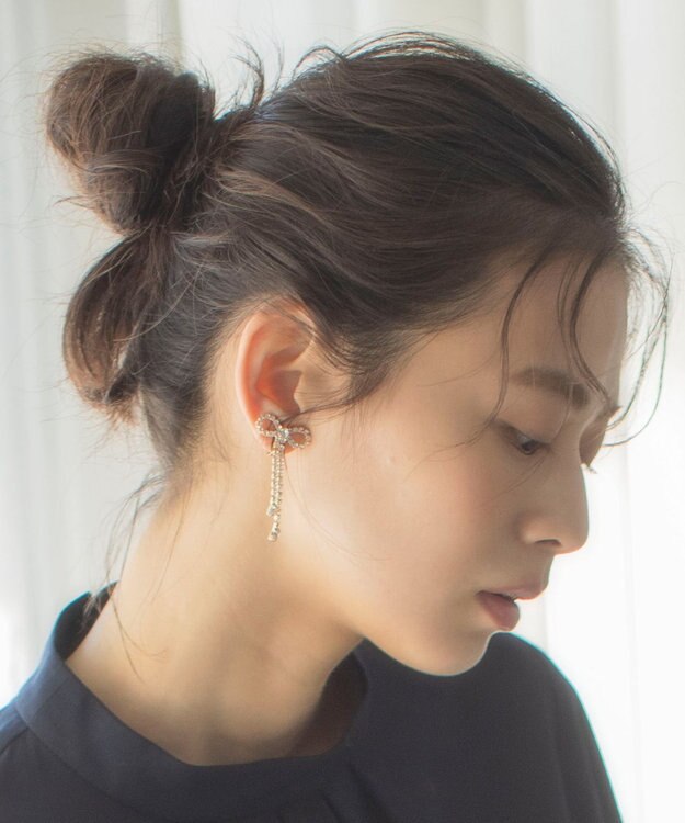 組曲 【好評につき追加販売】ダイヤレーンリボンイヤリング ゴールド系