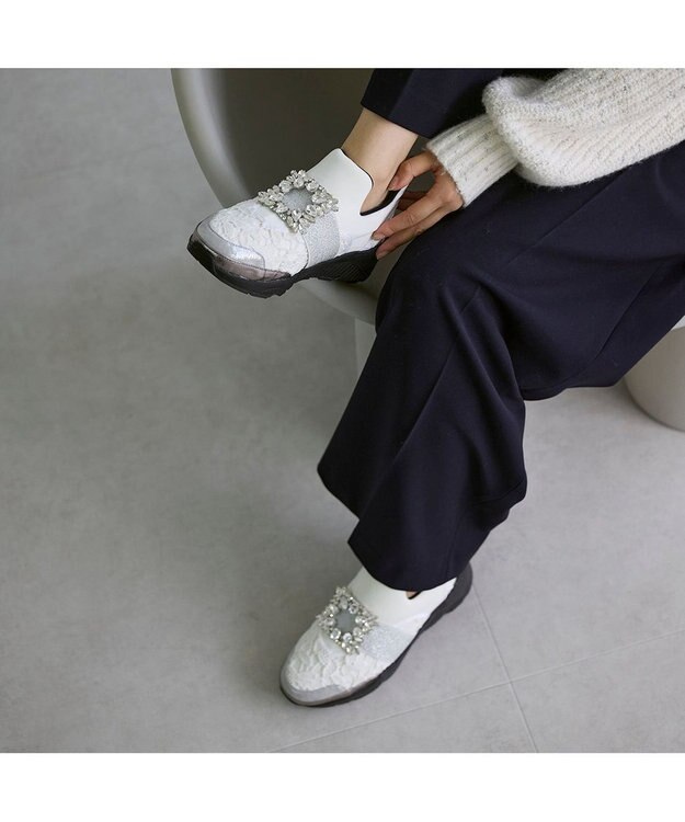 MODE ET JACOMO <carino>ビジューバックル厚底スニーカー ホワイト