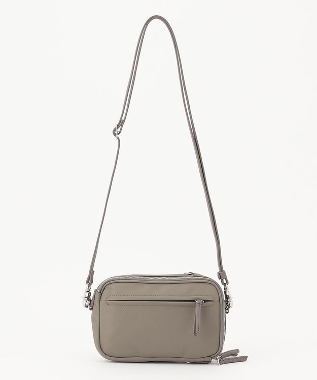 Y'SACCS ナイロン×リサイクルレザー　コンビマルチポシェット グレージュ