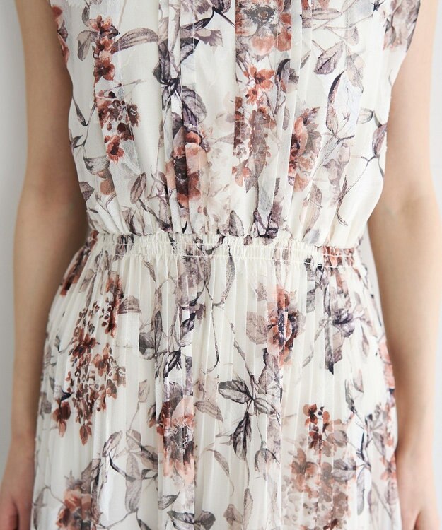 YECCA VECCA フラワー柄シアープリーツワンピース Ivory