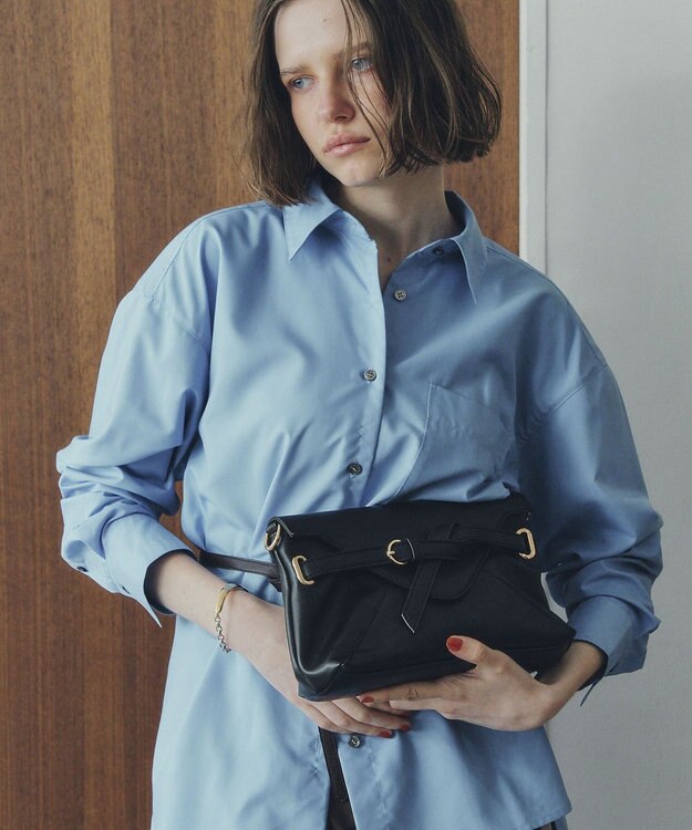 YECCA VECCA ベルトデザインチェーンバッグ