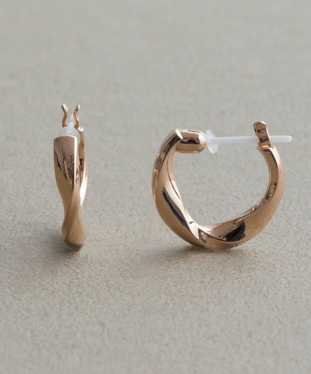 Phoebe 【金属アレルギー対応】ウェーブフープセラミックピアス　シャンパンゴールド シャンパンゴールド