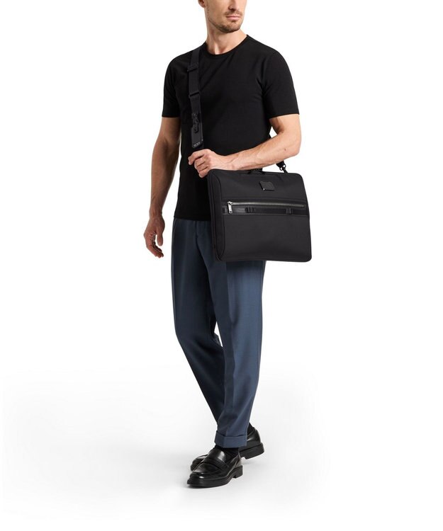 TUMI ALPHA BRAVO 「フェルカー」 17インチ・ラップトップ・キャリア ブラック