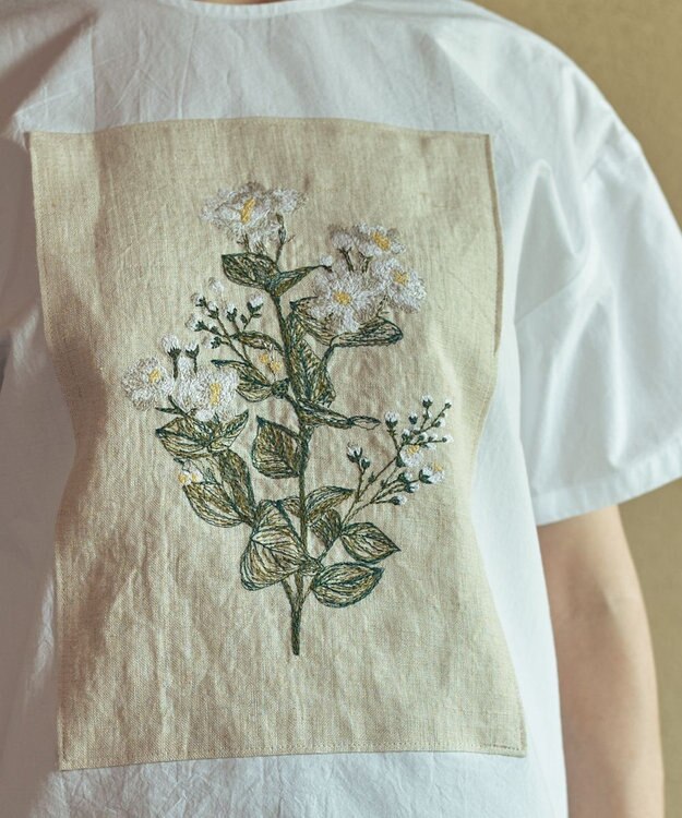 muuc ジャスミン刺繍半袖プルオーバー〈日本製・上質な天然素材・遠州織物〉〈繊細なオリジナル花刺繍〉〈ゆったりフリーサイズ〉〈上品な大人の布帛Tシャツ〉 ホワイト