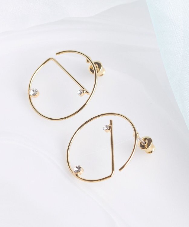 Phoebe エラボレイトビジューピアス ゴールド