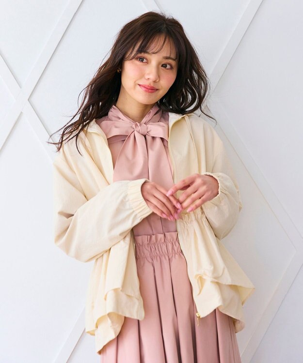 Feroux 【大好評につき新色追加！】ペプラムティアード マウンテン パーカー アイボリー系