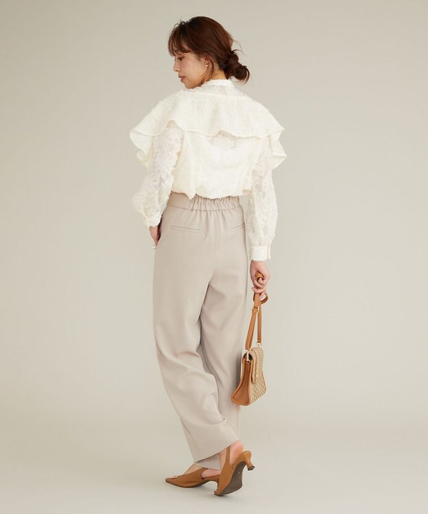 Feroux 【洗える】ジャカードフリルブラウス アイボリー系