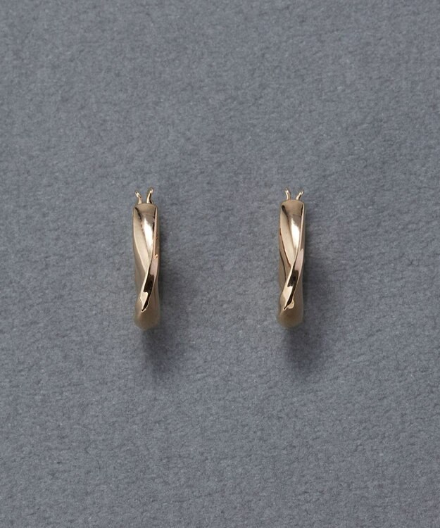 Phoebe 【金属アレルギー対応】ウェーブフープセラミックピアス　シャンパンゴールド シャンパンゴールド