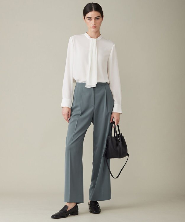 ICB 【WEB限定カラーあり・速乾・洗える】BackSatinAmunzen スカーフタイブラウス オフホワイト系