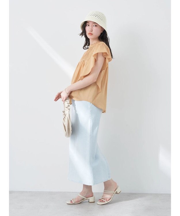 earth music&ecology コットンボイルフリルブラウス Beige