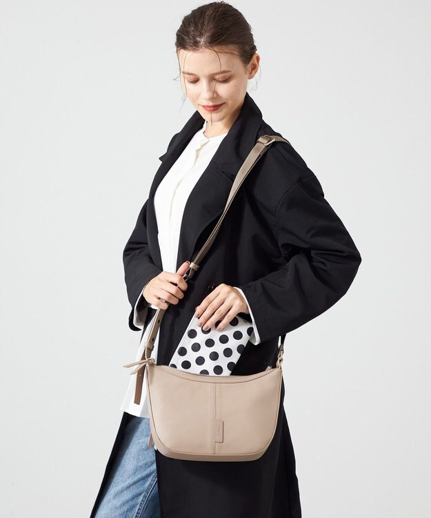 Y'SACCS イタリアンシープ　マルチポーチ付き　ホーボーバッグ グレージュ