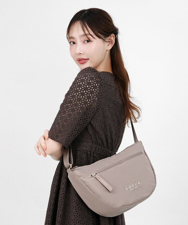 TOCCA 【サスティナブル素材・WEB＆一部店舗限定】NUOTO NYLON POCHETTE ポシェット ベージュ系