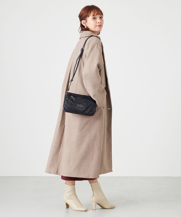 LA BAGAGERIE シャドージャカード ショルダーバッグ ブラック