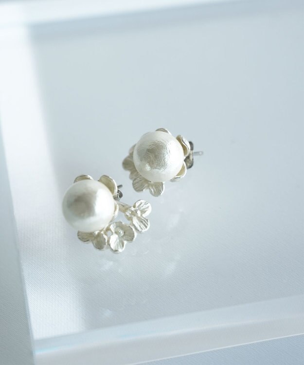 Pisceans 2wayフローラル&コットンパールピアス マットシルバー