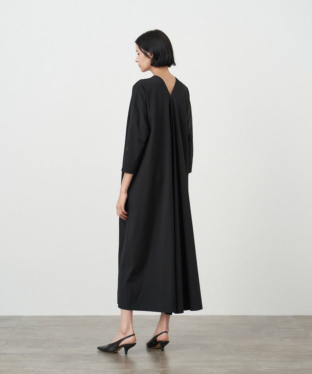 ATON STRETCH BROAD | Vネックドレス BLACK