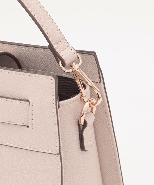 組曲 ベルトデザインスクエアショルダーバッグ アイボリー系