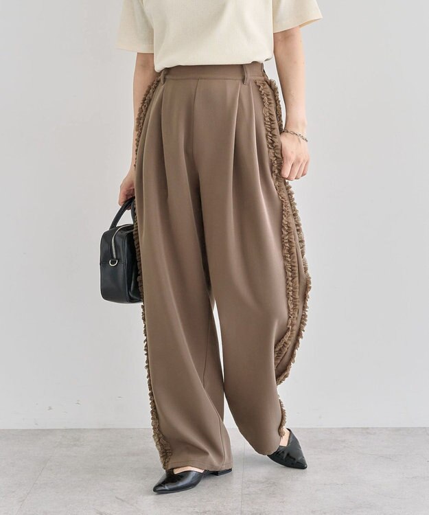 Green Parks ・ｓｗｉｎｇ　ｂｙ　サイドフリルワイドパンツ Gray Beige