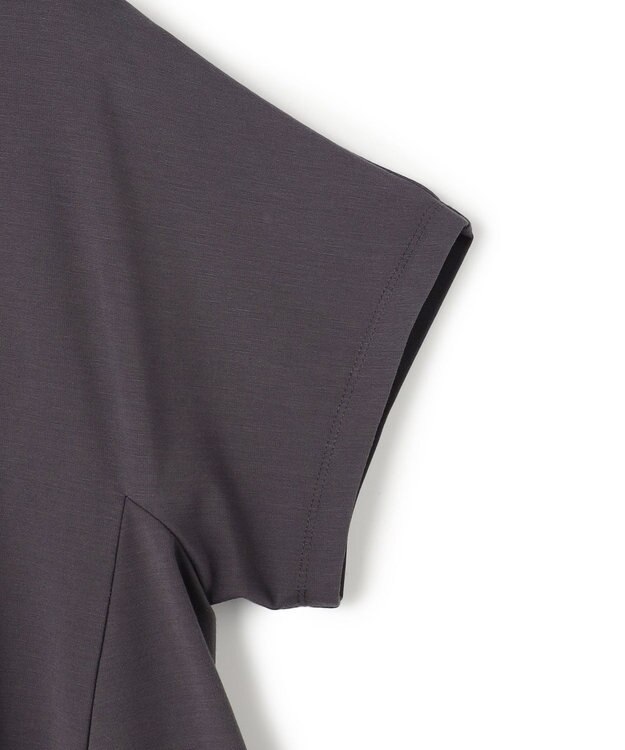 UNFILO 【一部店舗限定カラー】BEAUTY FORM-T フレアTシャツ チャコール