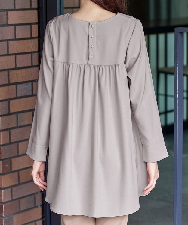 Tiaclasse L 【洗える】フロントタックバックギャザーフレアチュニックブラウス グレージュ