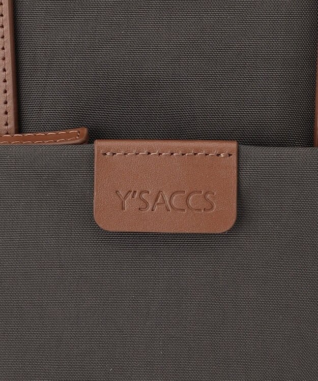 Y'SACCS 【リサイクルナイロン×カウレザー】ナチュラルデイパック グレー