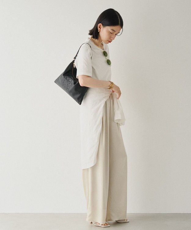 russet エンボスモノグラム ソフトレザーショルダーバッグ(CE-1547) Black