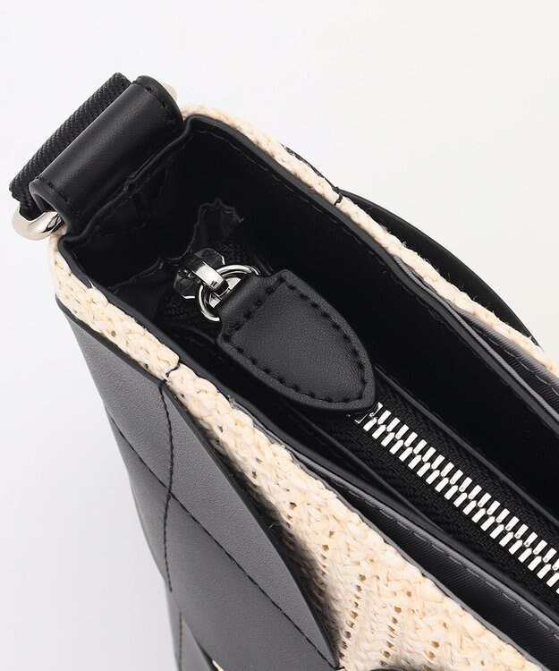 Y'SACCS サークルパッチショルダーバッグ ホワイト