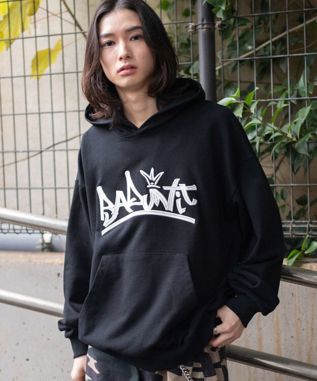 WEGO 【ユニセックス着用ITEM/SMLサイズ展開】グラフィックロゴプルパーカー ブラック