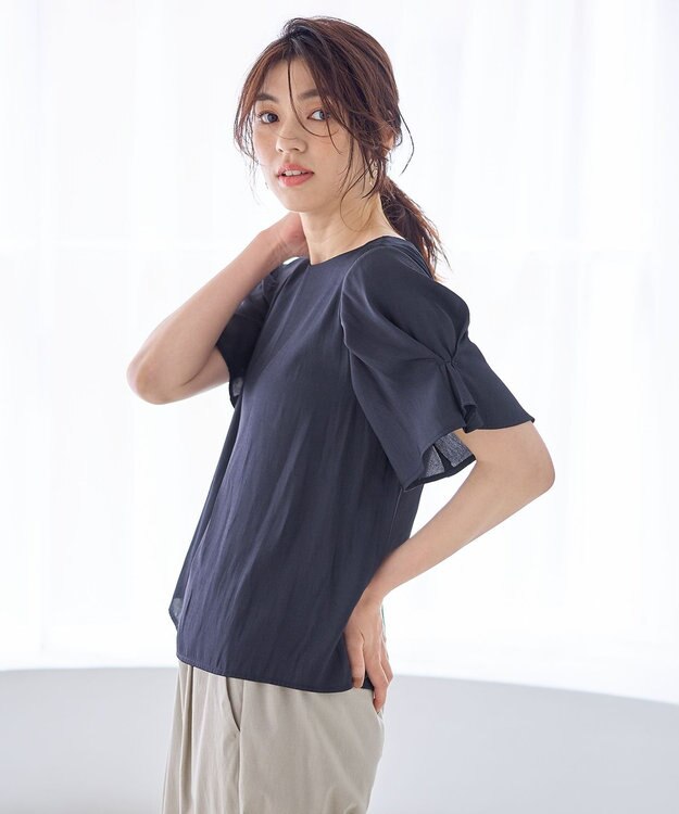 ANY マットサテン袖タックブラウス ネイビー