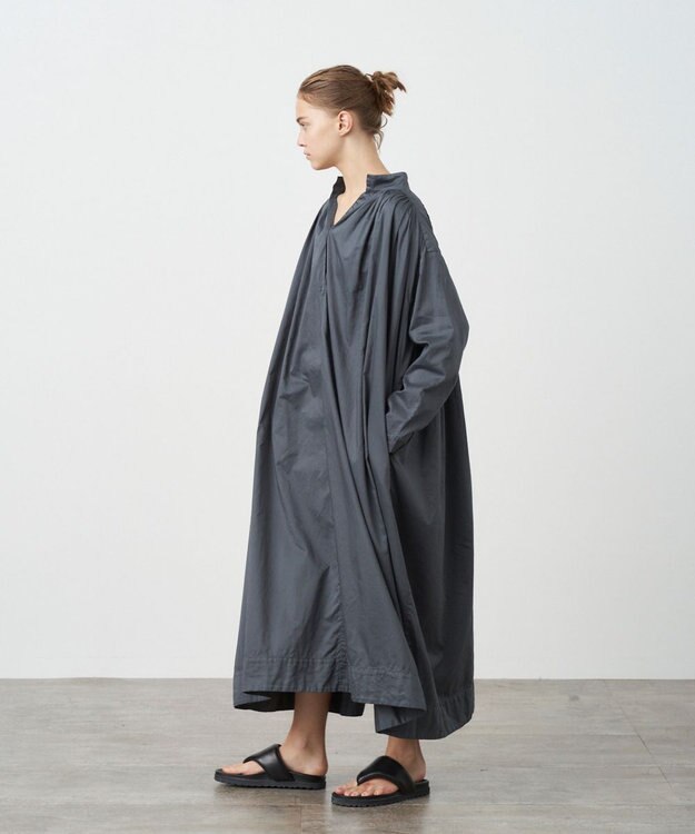 ATON MICRO COTTON SATIN | ギャザードレス CHARCOAL GRAY