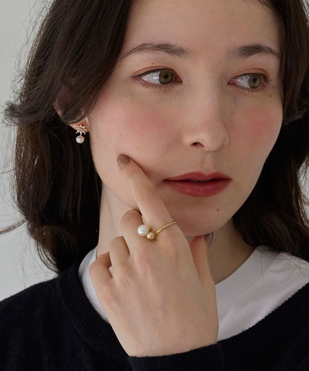 Phoebe 〈シリーズ累計販売10000点突破！〉メタル×パールフォークリング ホワイト