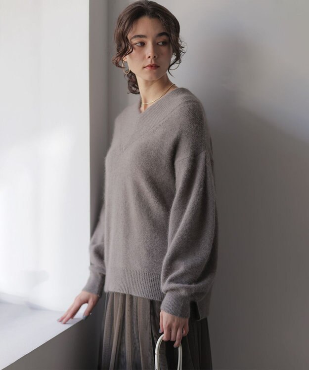 組曲 S フラッフィーファーＶネック ニット ブラウン系