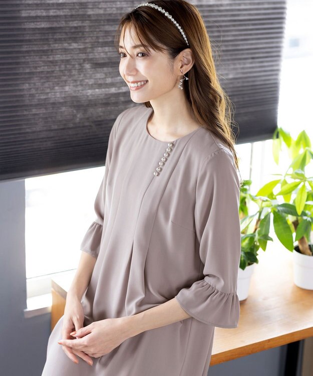 Tiaclasse L 【洗える】飴玉パールフレア袖ワンピース グレージュ